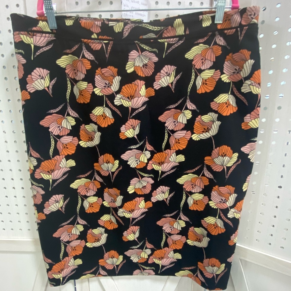 Who What Wear Black Skirt with Floral Design